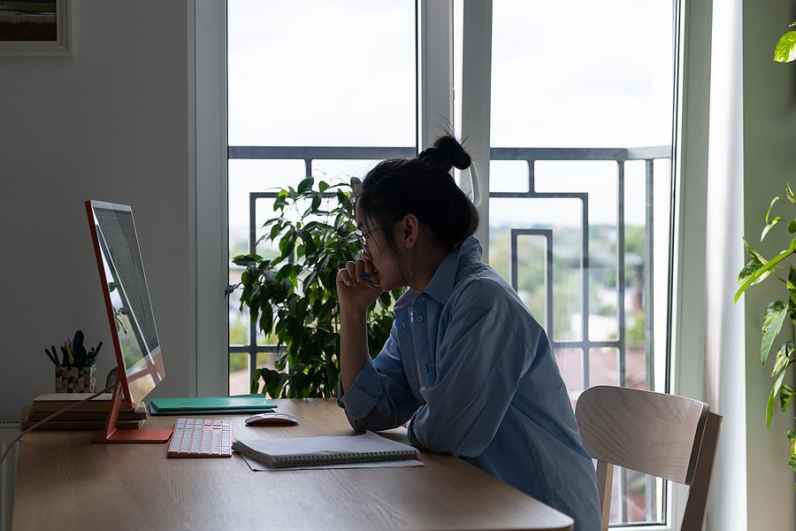 4 Things To Know Before Taking A Lower-Level Position | Work It DAILY